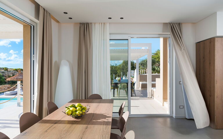 Villa Castalia: Dining Room, Kitchen