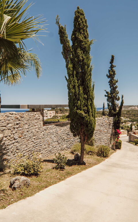 Villa Kera Panorama: Building Exterior