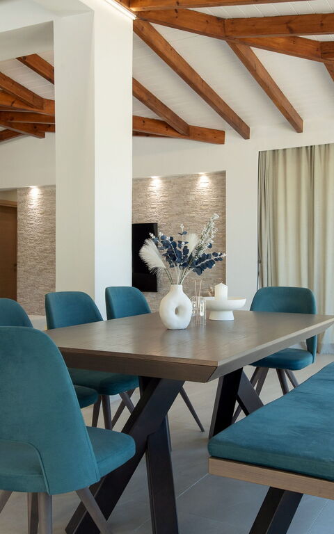 Villa Aurora Blue: Dining Room