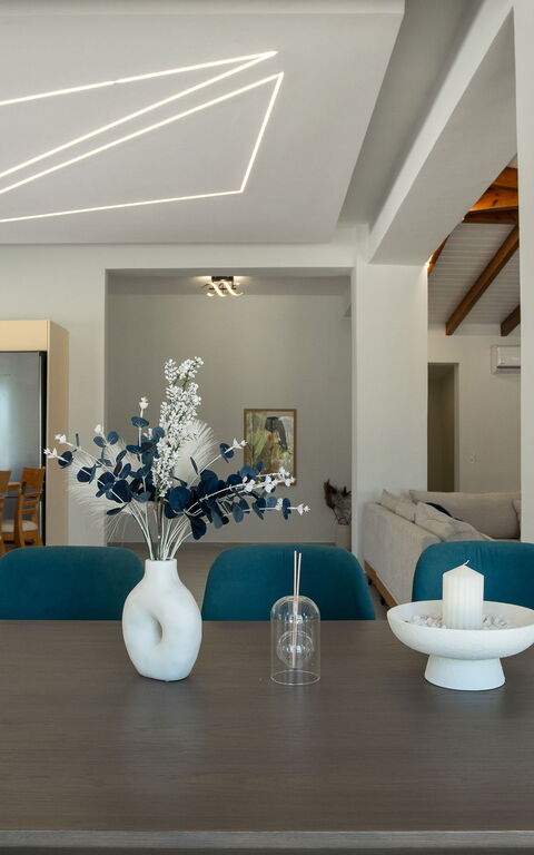 Villa Aurora Blue: Dining Room
