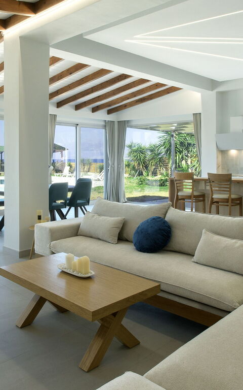 Villa Aurora Blue: Living Room