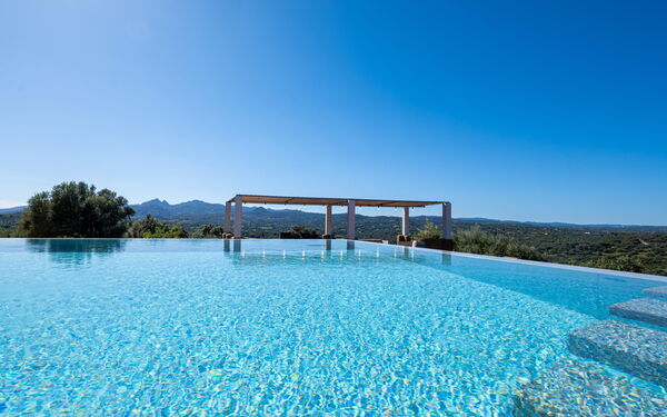 Villa Sole tra i Ginepri: Building Exterior, Outdoor, Pool, Scenic View