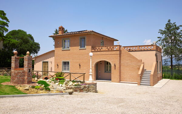 Villa Vigneto: Building Exterior, Main Entrance, Outdoor