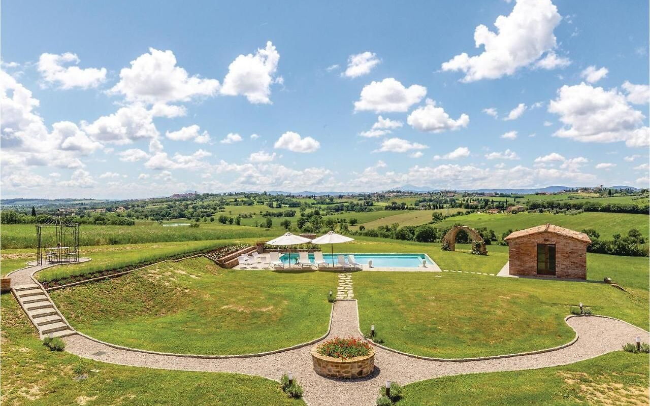 Villa Il Pozzo: Building Exterior, Garden, Outdoor, Pool, Scenic View