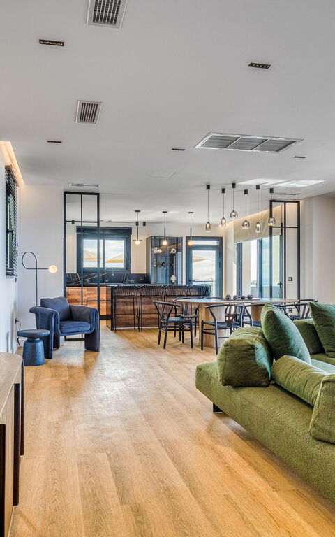 Villa Dominante: Living Room