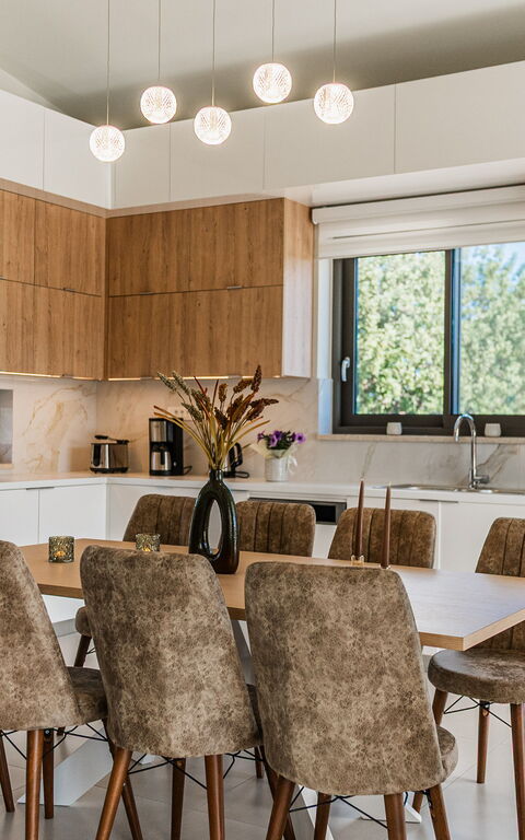 Villa Orientem Bis: Dining Room, Kitchen, Living Room