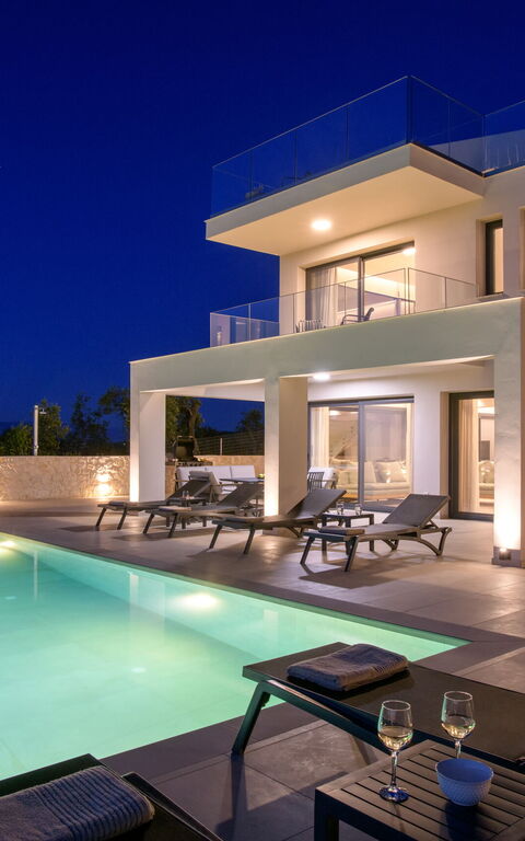 Villa Cocona: Building Exterior, Outdoor, Pool