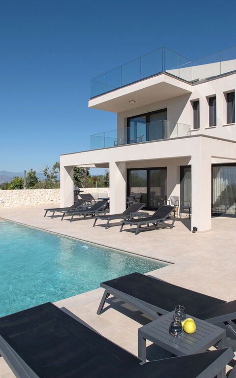 Villa Cocona: Building Exterior, Outdoor, Pool