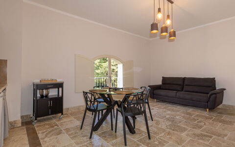 Accommodation Borgo Ariano 18: Dining Room, Living Room