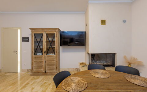 Accommodation Borgo Ariano 19: Dining Room, Living Room