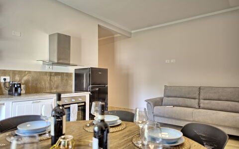 Accommodation Borgo Ariano 19: Dining Room, Kitchen, Living Room
