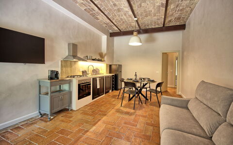Accommodation Borgo Ariano 8: Dining Room, Kitchen, Living Room