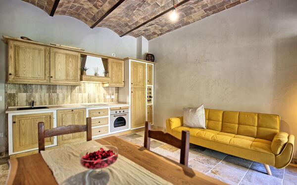 Accommodation Borgo Ariano 9: Dining Room, Kitchen, Living Room