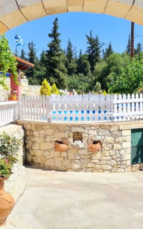 Villa Nikolas: Building Exterior