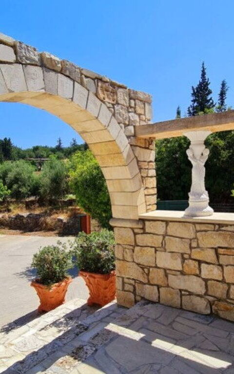 Villa Nikolas: Building Exterior