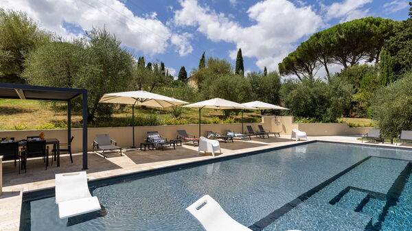 Villa Silvia: Building Exterior, Pool