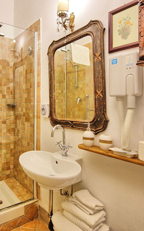 Villa Lonciano - 2026: Bathroom