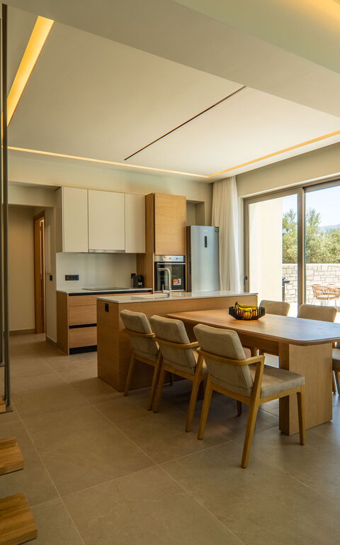 Villa Zen Chrysi: Dining Room, Kitchen, Living Room
