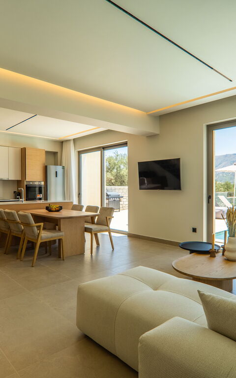Villa Zen Chrysi: Dining Room, Living Room