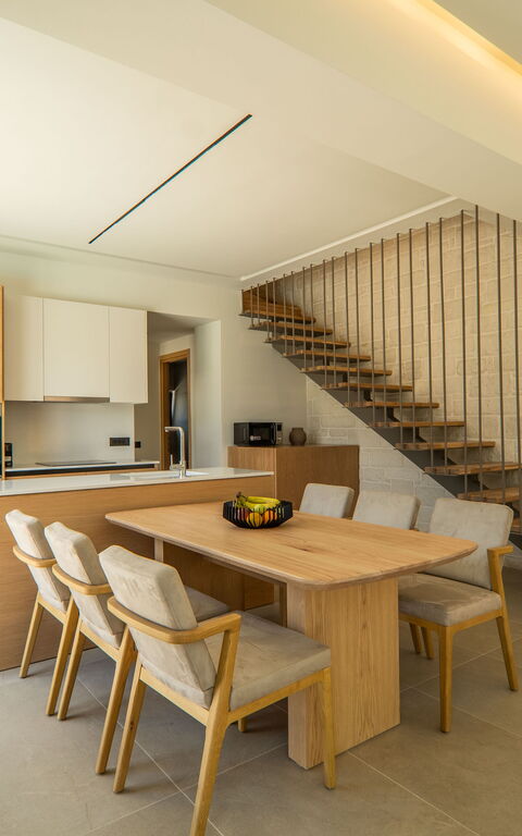 Villa Zen Aphrodite: Dining Room, Kitchen