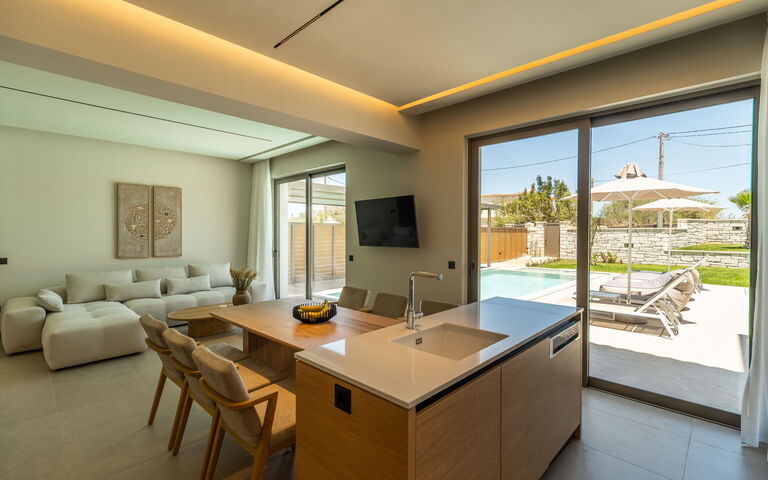 Villa Zen Hephaistos: Dining Room, Living Room