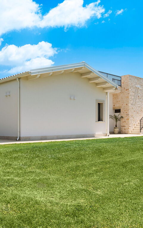 Netina Domus: Garden, Outdoor