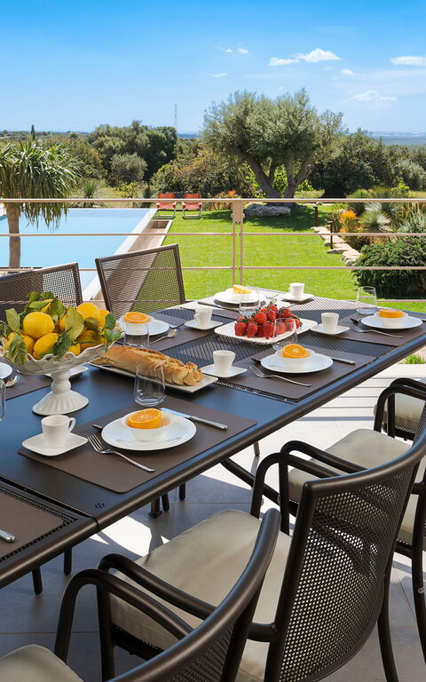 Corte Antigua: Balcony / Terrace / Patio, Building Exterior, Garden, Outdoor