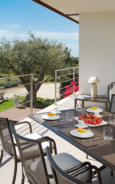 Corte Antigua: Balcony / Terrace / Patio, Building Exterior, Garden, Outdoor