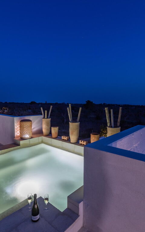 Villa Perla Del Sud: Building Exterior, Hot Tub, Outdoor