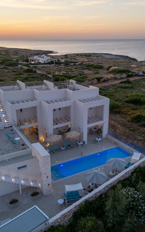 Villa Regina Sul Mare: Pool, Scenic View