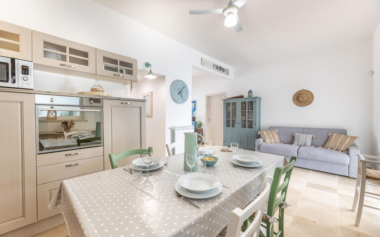 Villa Lampu Di Luce: Dining Room, Kitchen, Living Room