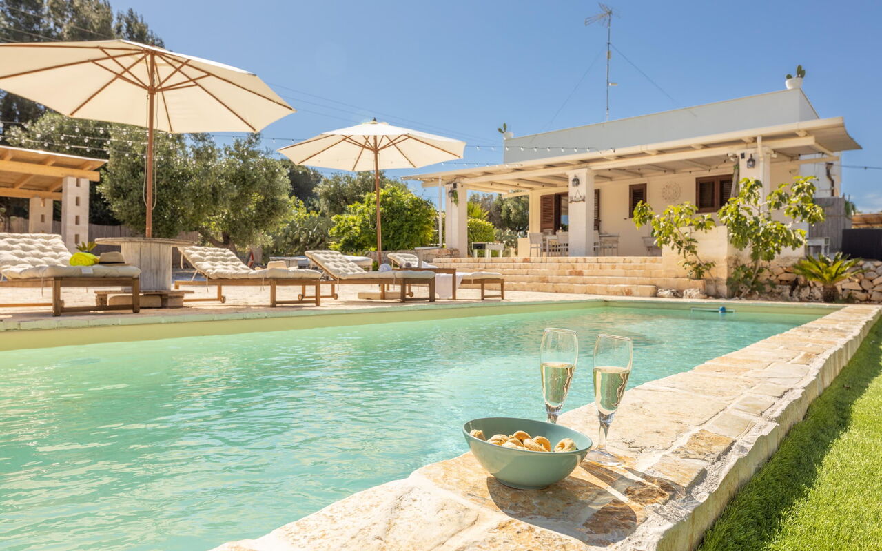 Villa Lampu Di Luce: Building Exterior, Outdoor, Pool