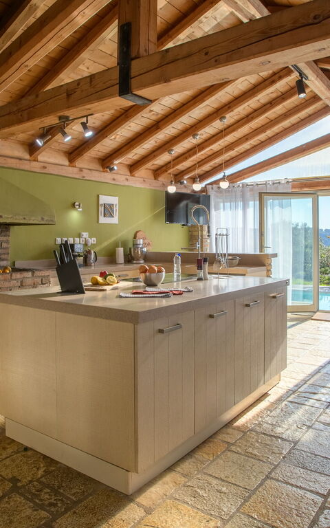 Villa Irida: Dining Room, Kitchen, Living Room