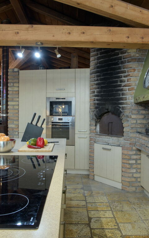 Villa Irida: Dining Room, Kitchen, Living Room