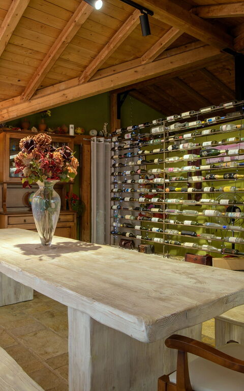 Villa Irida: Dining Room, Kitchen, Living Room