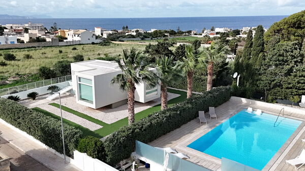 Villa Pizzolungo: Outdoor, Pool, Scenic View