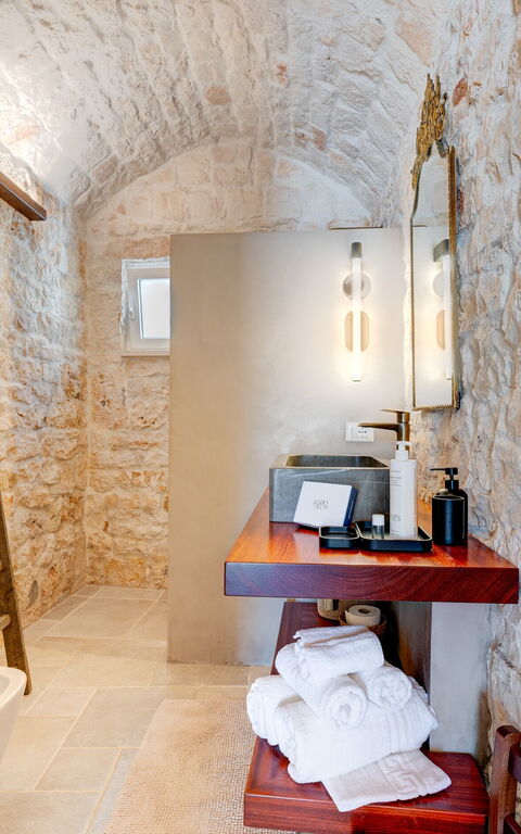 Trulli di Luccio: Bathroom