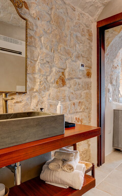 Trulli di Luccio: Bathroom