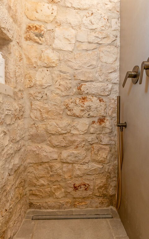 Trulli di Luccio: Bathroom