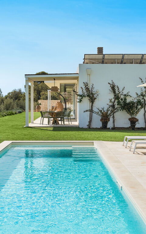 Villa Petite Afrique: Building Exterior, Outdoor, Pool