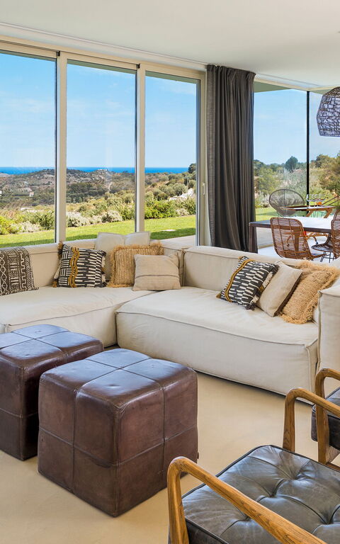 Villa Petite Afrique: Living Room