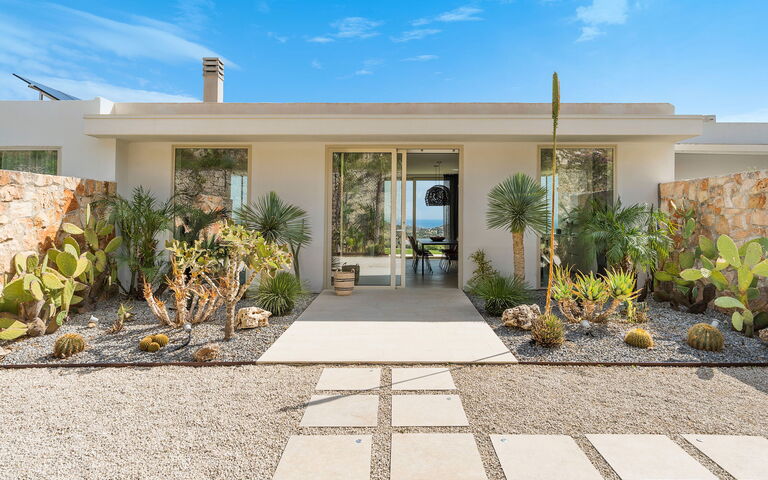 Villa Petite Afrique: Main Entrance