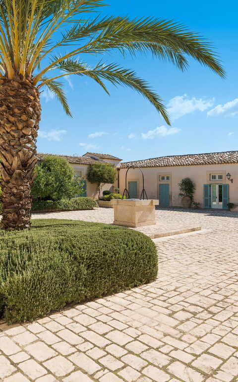 Domus Olivae: Balcony / Terrace / Patio, Building Exterior, Outdoor