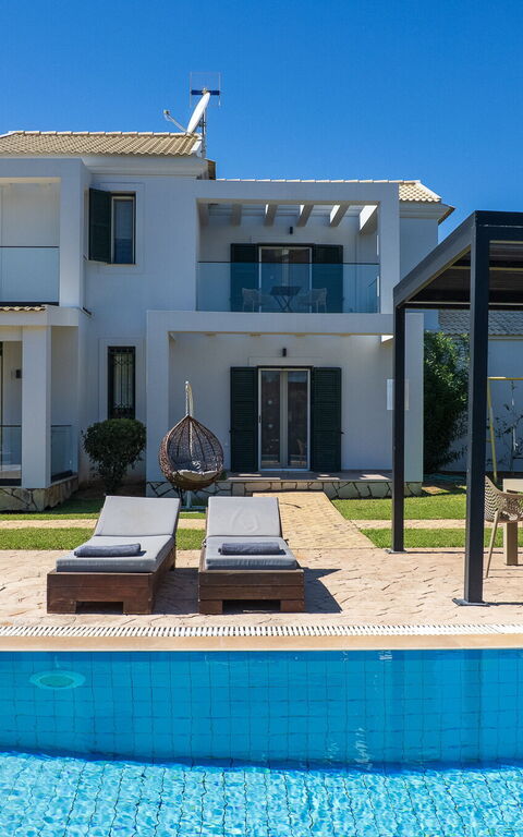 Villa Carreta: Balcony / Terrace / Patio, Building Exterior, Outdoor, Pool