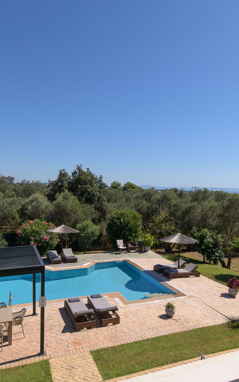 Villa Carreta: Balcony / Terrace / Patio, Building Exterior, Garden, Outdoor, Pool