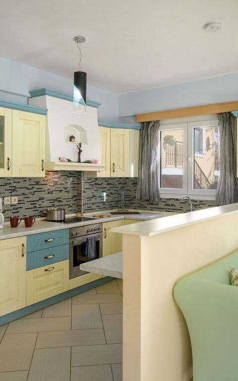 Doctor'S House: Kitchen, Living Room