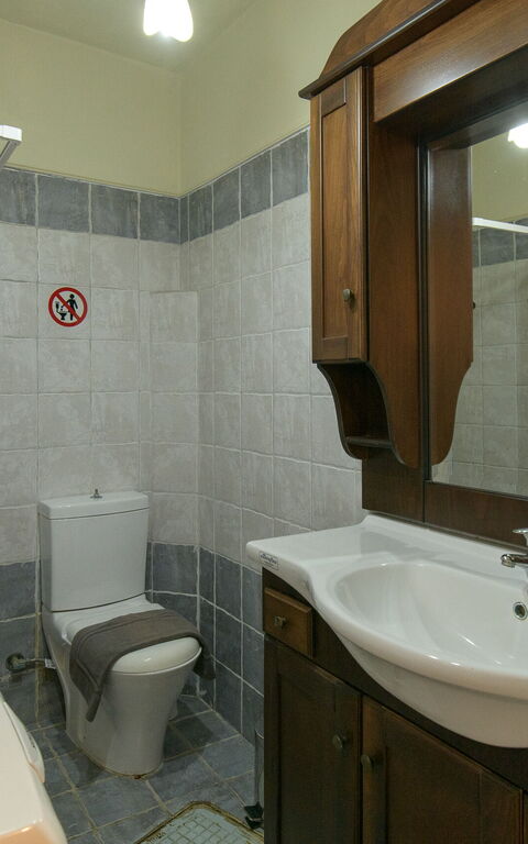 Doctor'S House: Bathroom