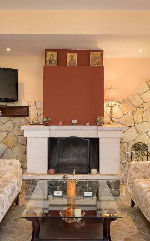 Doctor'S House: Living Room