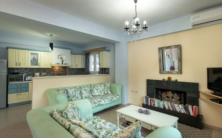 Doctor'S House: Living Room