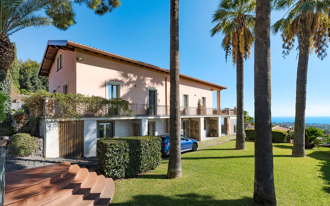 Villa Agrume: Building Exterior, Garden, Outdoor